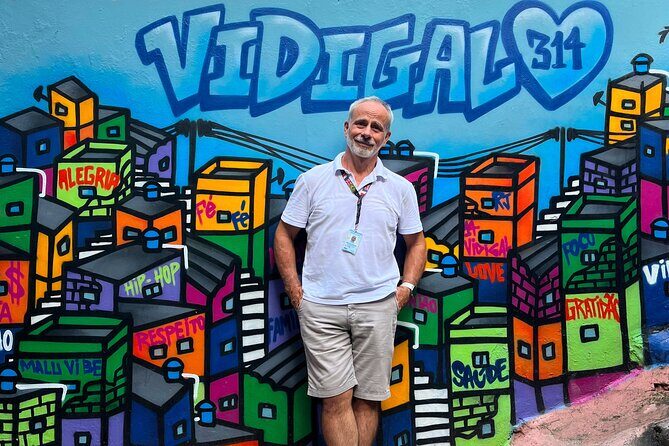 2h30 circuit in the Vidigal Favela - The local break in Vidigal: a view pause that feels real