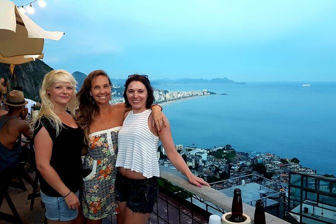 A socio-educational and gastronomic experience in the Vidigal favela - Walking down the hill: alleys, everyday life, and a slower pace