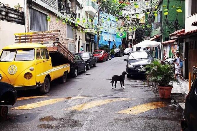 A socio-educational and gastronomic experience in the Vidigal favela - Beer and bar time: social, casual, and worth timing your appetite