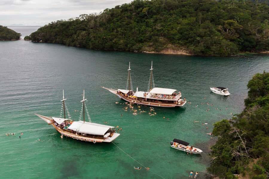 Adventures in Angra and Ilha Grande with Guide and Lunch - Praia de Araçá: where the day slows down