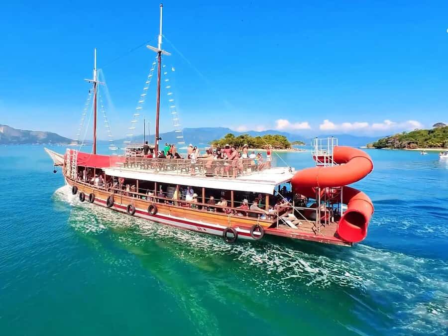 Adventures in Angra and Ilha Grande with Guide and Lunch - Lagoa Azul on Ilha Grande: the snorkeling moment