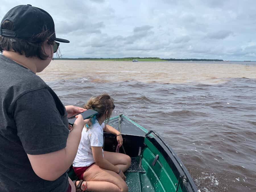 Amazonas: Boat Ride with a Local Amazonian - Floating village life on logs that last