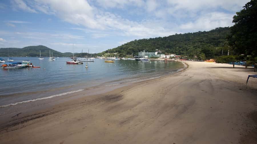 Angra dos Reis: Boat Tour in Ilha Grande and Lagoa Azul - The boat experience: music volume, noise, and group reality