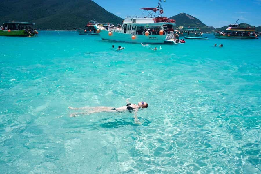 Arraial do Cabo Adventure: Guided Tour, Beaches, and Lunch. - Gruta Azul sea cave: light effects you can plan around