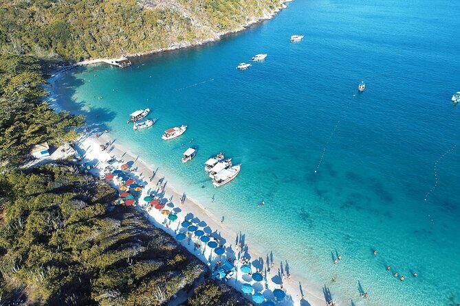 Arraial do Cabo Day Trip from Rio de Janeiro: Boat Tour & Beach - Guide experience: English on land, translation gaps on the boat