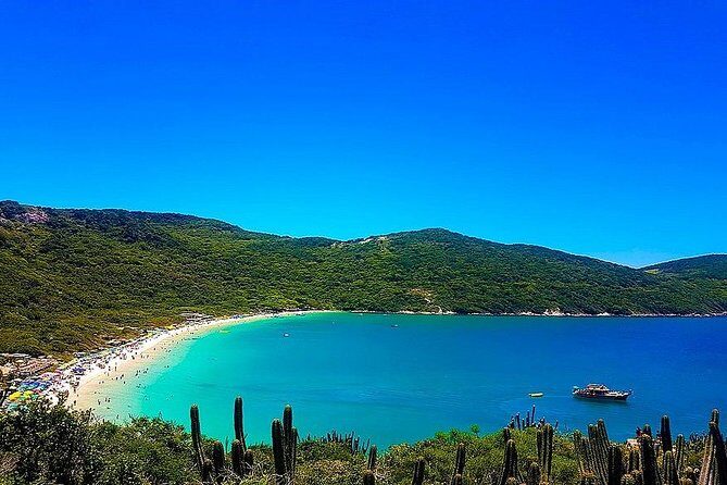 Arraial do Cabo Tour from Rio de Janeiro - Where you actually cool off: Farol Island and the Prainhas breaks