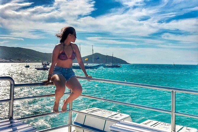 Arraial do Cabo Tour in Rio de Janeiro with Lunch - Group size, noise, and when it feels like a “party boat”