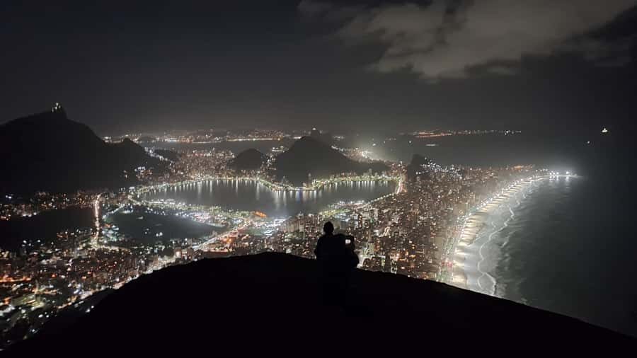 AVenturismo 2 Irmãos hill + Vidigal Favela - Getting started from Av. Pres. João Goulart (and why the meet point matters)