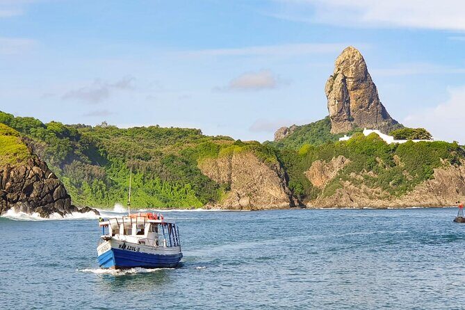 Baia do Sancho Boat Tour - From Port of Santo Antônio to the Bay of Dolphins: the ride’s best payoff