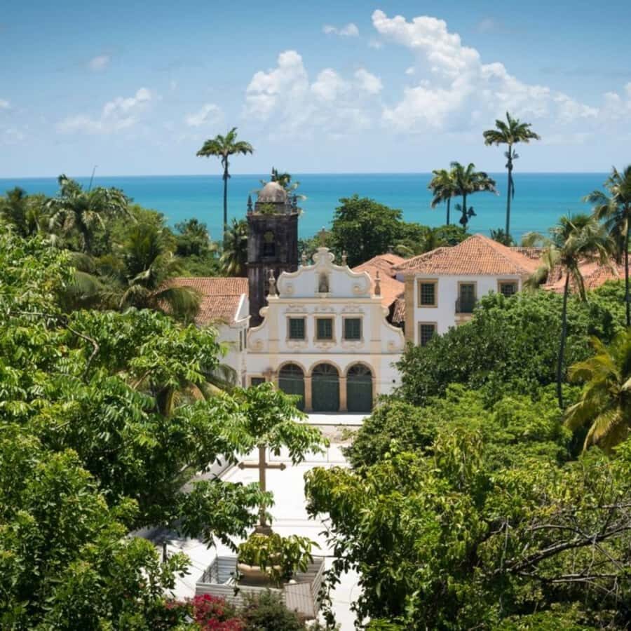 Boa Viagem or Piedade: Olinda and Recife Antigo Day Trip - Recife Antigo’s street-level hits: Bom Jesus, Carnival culture, and the Giant Dolls