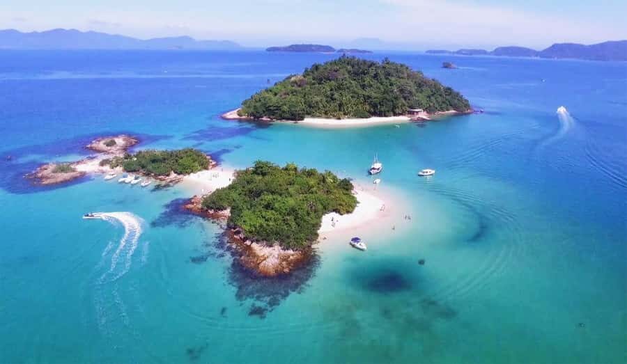 Boat tour of the beaches and natural monuments of Arraial do Cabo - Lunch at Panoramic Views and the Cabo Frio Finale