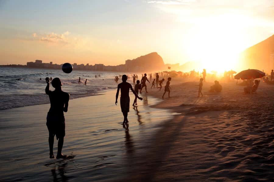 Bossa Nova and the Carioca life - Copacabana and Ipanema - Carioca sports and music: why the beach changes everything
