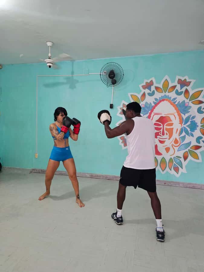 BOXE CLASS - EX BAHIAN CHAMPION (SALVADOR-BA) - The workout side: conditioning that still respects technique