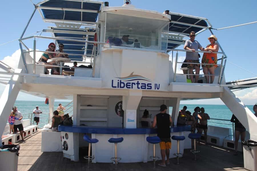 Búzios: Catamaran Boat Tour - Second Water Stop: João Fernandinho, Branca Island, and Ilha Island