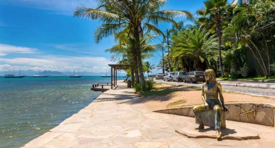 Búzios: City Tour & Beach Hopping with Lunch - Porto da Barra Finish: Sunset Time at the Gastronomic Polo