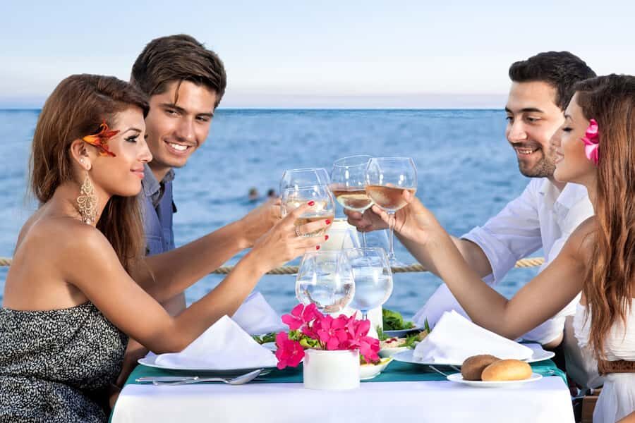 Búzios: Full-Day Shore Excursion by Land and Sea with Lunch - Lunch by the sea and Rua das Pedras: the time you’ll want to manage