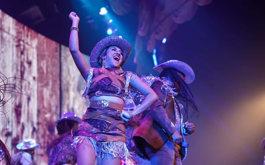 By Night Tour: Roxy Dinner Show & Transfer - The Main Show: Aquele Abraço at Roxy’s Art Deco Nightclub