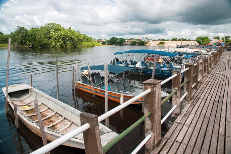 Caburé - Boat tour on the Rio Preguiças - Mandacaru Fishing Village and the Lighthouse Views