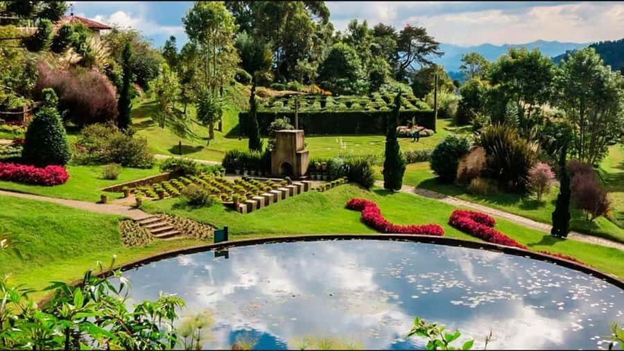 Campos do Jordão: Private 8 Hour Tour - Romantik Dalen: the umbrella bridge, padlocks, and a chapel for renewals