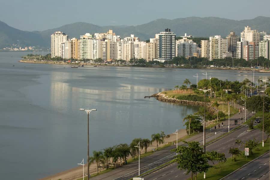 City Tour Florianópolis - Praça 15 de Novembro and the Palácio Cruz e Sousa museum stop