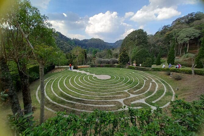 City tour in Campos do Jordão - Panoramic mansions tour: the European-style architecture stretch