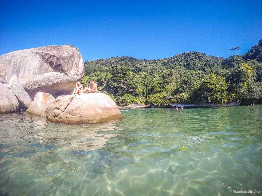 Day Tour to Trindade: Nature and Sea Adventure from Paraty - The guide experience: why good handling matters on a narrow trail