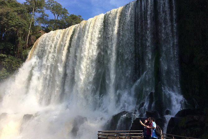 Day Trip to the Argentinian Side of Iguassu Falls from Foz do Iguaçu - Crossing to Argentina: the part you want someone else to handle