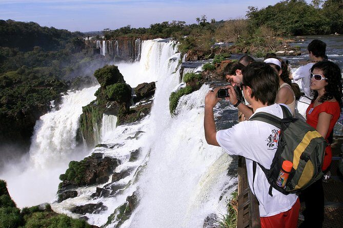 Day Trip to the Argentinian Side of Iguassu Falls from Foz do Iguaçu - Pacing and crowds: how to get the best views without burning out