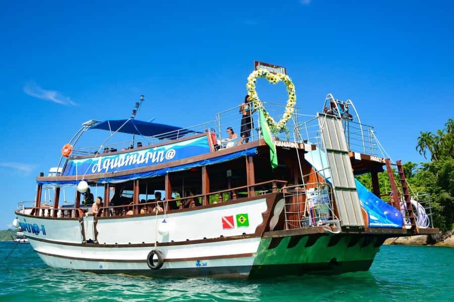 Discover Paraty's Best Islands on an Exclusive Schooner Tour - The final cool-down: a freshwater swim on board