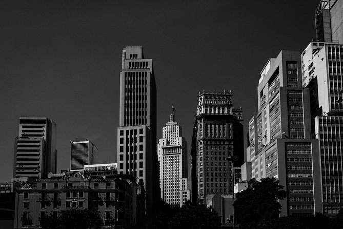 Downtown Photo Tour - Waiting for the moment: patient coaching that improves your eye