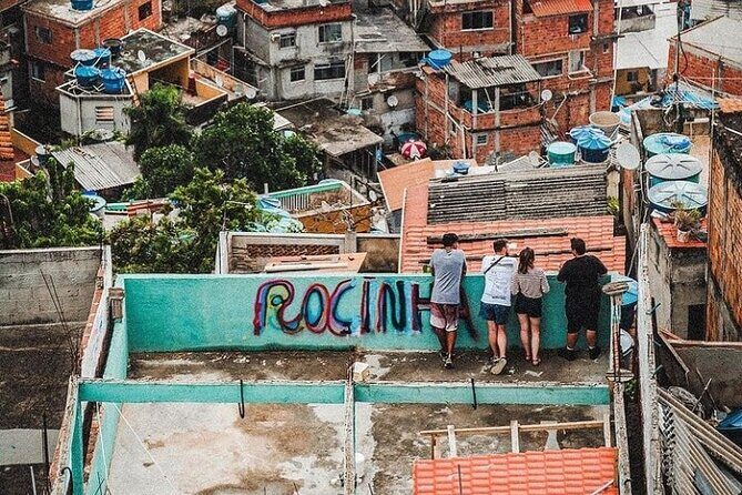 Explore the history and culture of Favela da Rocinha - Rocinha from São Conrado: the start that sets the tone