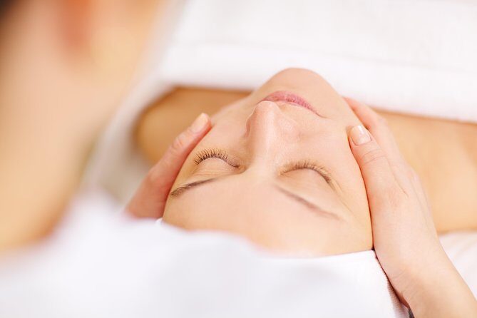 Facial Energization - by Venus' Secret Spa - São Paulo - Facial massage, then mask: how the session builds momentum
