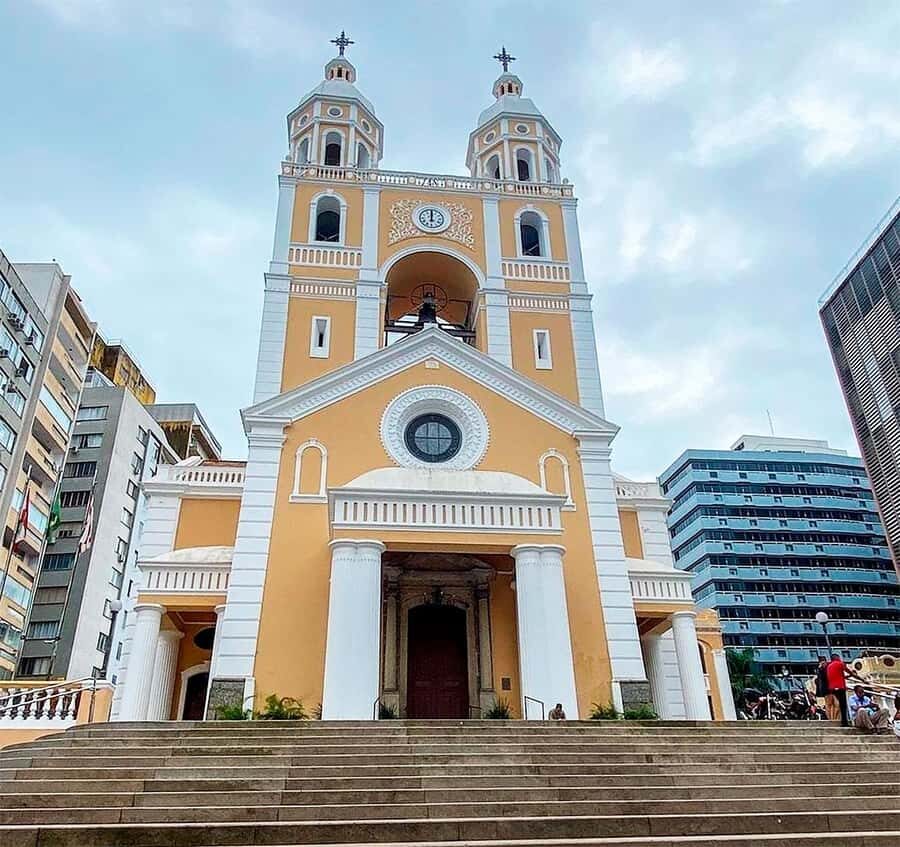 Florianópolis: Historical Center, Beach & Nature Tour - Jurerê Internacional Mansions: Panoramic Look at the Glam Side