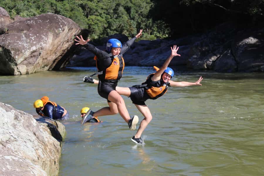 Florianópolis: RAFTING AVENTURA - Your river route: fruit breaks, rock jumps, and a natural water stop