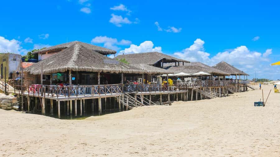 Fortaleza: Tour to Morro Branco and Fontes Beach - Fontes Beach: relaxing with bathrooms, showers, and food options