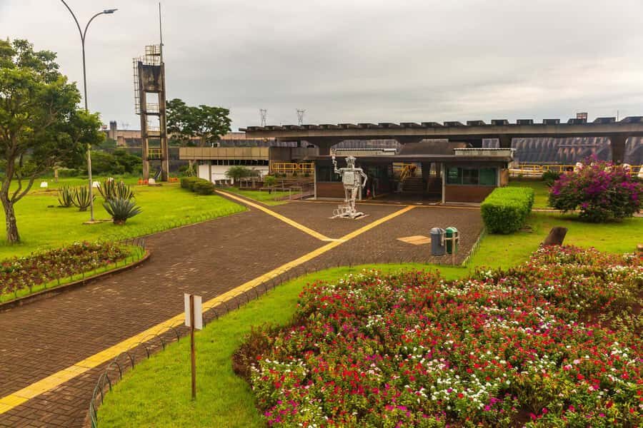 Foz do Iguaçu: Itaipu Hydroelectric Dam - Reception Video: A Fast Orientation Before the Views