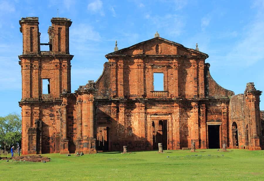 Foz do Iguaçu: Wanda Mines and San Ignacio Ruins Day Trip - A Very Long Van Ride: How to Plan for the Drive from Brazil to Argentina