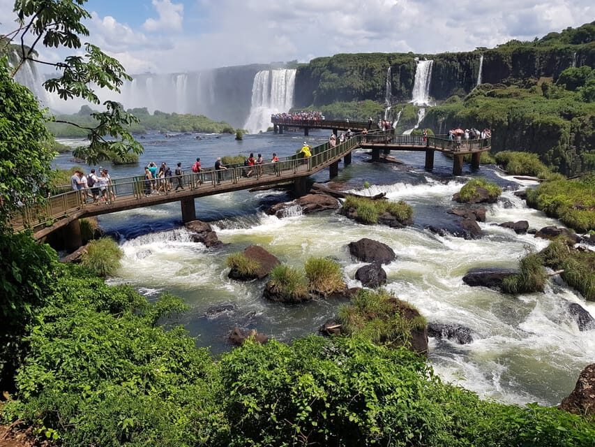 From Foz do Iguaçu: Brazilian Falls and Bird Park Tour - Brazil Side Walk: 1,600 Meters That Most People Can Handle