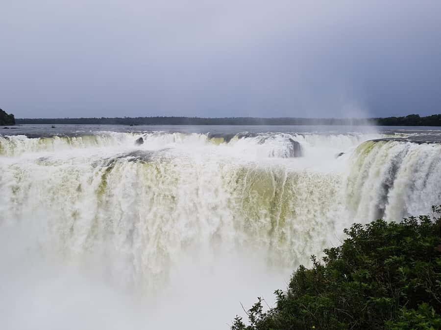 From Foz do Iguaçu: Iguazú Falls Boat Ride Argentina - Foz do Iguaçu to Argentina: crossing borders without losing the day