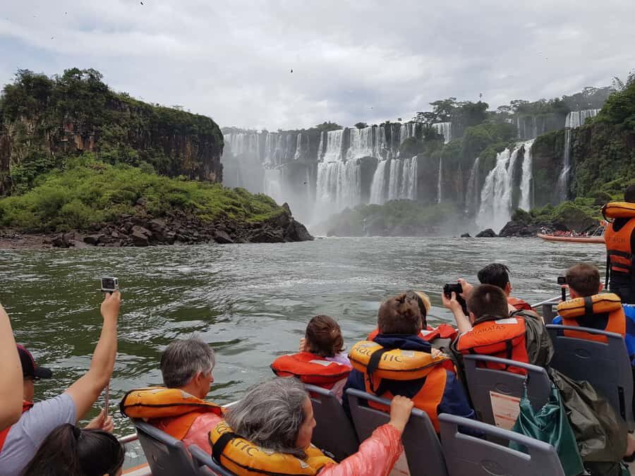 From Foz do Iguaçu: Iguazú Falls Boat Ride Argentina - Devil’s Throat and Upper Circuit: the easy walk that pays off fast