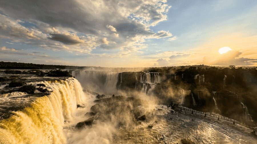 From Foz do Iguaçu: Sunset at the Falls - Devil’s Throat Observation Deck: What to Expect