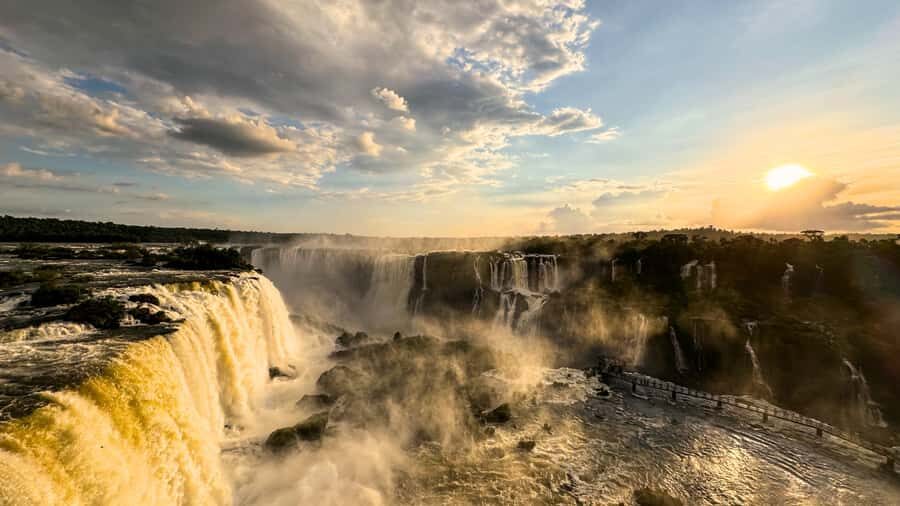 From Foz do Iguaçu: Sunset at the Falls - From Foz do Iguaçu to Iguaçu National Park: The Smooth Start