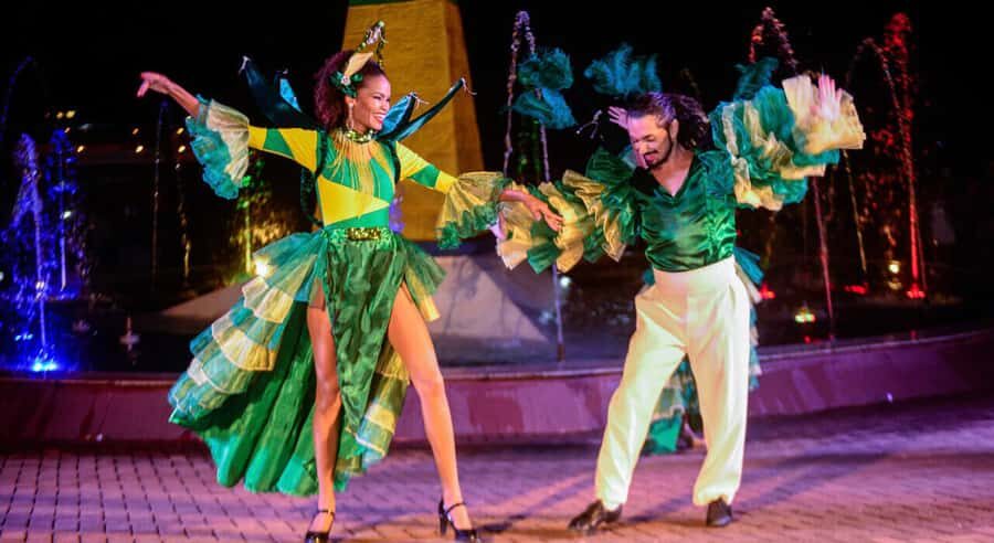 From Foz do Iguazu: Triple Frontier Landmark Ticket - Seating and timing: how to avoid missing the good view