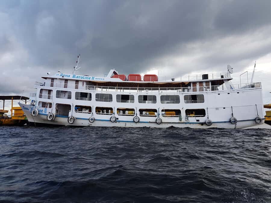 From Manaus: 3 or 4-Day Rio Negro & Anavilhanas River Cruise - From Manaus: a traditional boat, hammocks, and the real Amazon pace