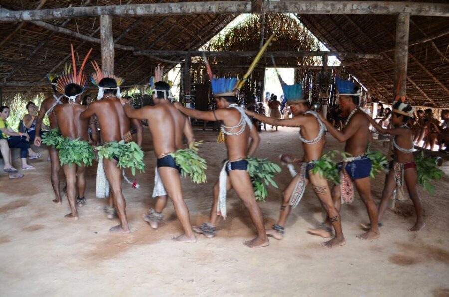From Manaus: 3 or 4-Day Rio Negro & Anavilhanas River Cruise - Day 3 (3-day option): manioc with a native family and tropical fruit trees