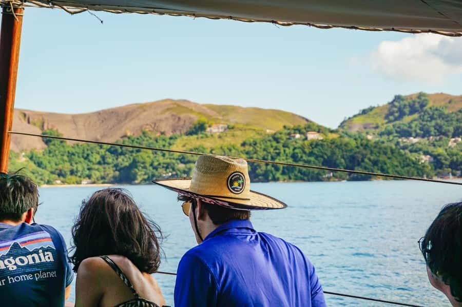 From Rio de Janeiro: Angra dos Reis Boat Trip with Lunch - From Rio to island water: how the day is paced