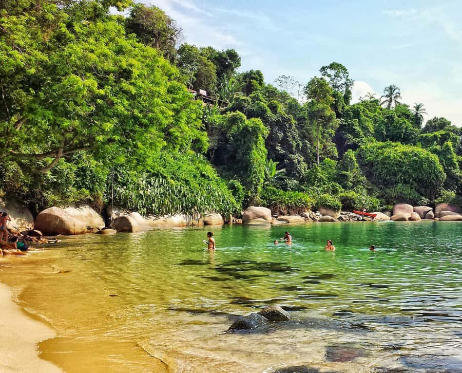 From Rio de Janeiro: Angra dos Reis Boat Trip with Lunch - On the water: sailing through Angra dos Reis islands