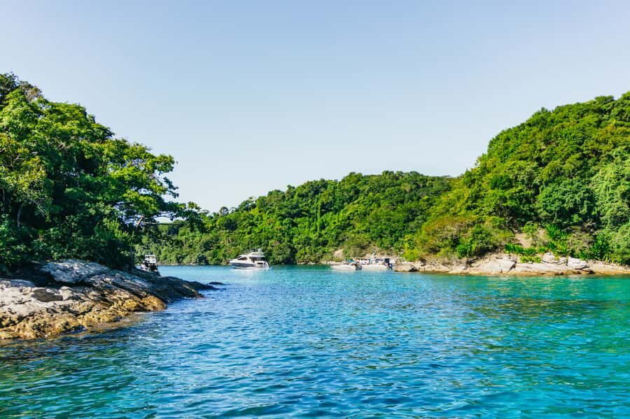 From Rio de Janeiro: Angra dos Reis Boat Trip with Lunch - Ilha Grande: the most famous stop and why the water steals the show