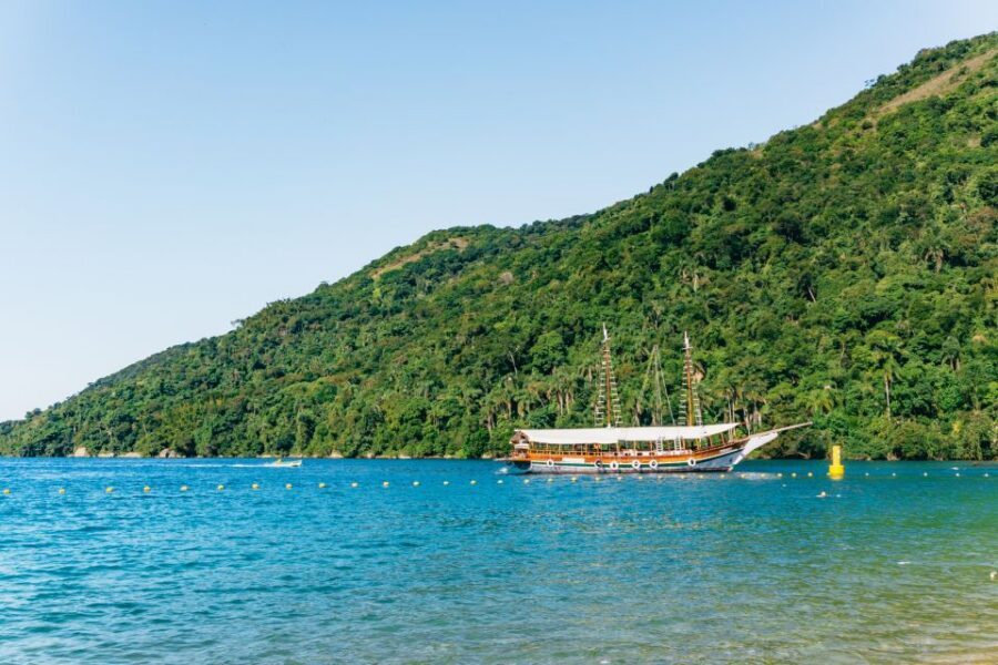 From Rio de Janeiro: Angra dos Reis Boat Trip with Lunch - Lunch in a fishermen’s village: what to expect and how to handle it