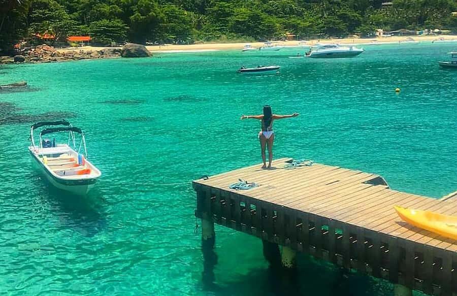 From Rio de Janeiro: Angra dos Reis & Ilha Grande Day Tour - On the boat: guides, onboard vibes, and the crowd reality